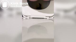 she filled the toilet - video 2