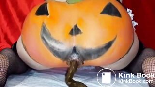 PERFECT PUMPKIN PAINTED ASS POOPING