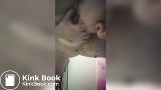 Fat girl shits and smears it