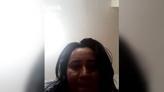 Coroa safada cagou e sujou vibrador