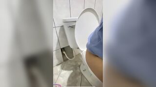 Girl Toilet Fart 2