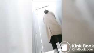 spy camera asian girl pee and shit.video_177