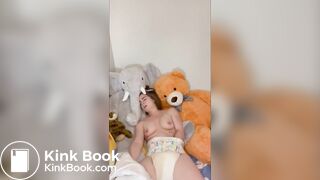 JB piss & shits in a diaper and masturbates while in it