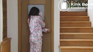 A Girl in PJs needs to poop