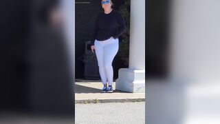 She poops her white jeans
