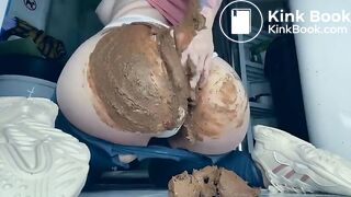 Lovely scat buttocks..