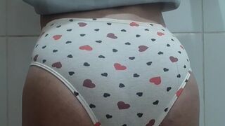 Poop in paterned panties