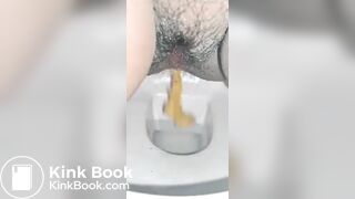 Close up pooping - video 10