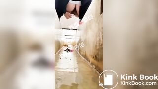 spy camera asian girl pee and shit.video_166