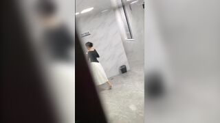 spy camera asian girl pee and shit.video_162