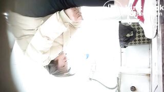 spy camera asian girl pee and shit.video_217