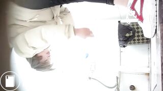 spy camera asian girl pee and shit.video_217