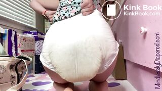 Girl shits diaper - video 2