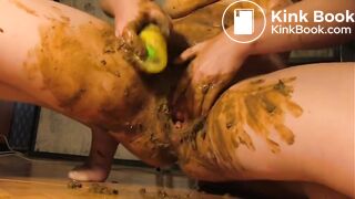 Scat slut shoves freshner in her cunt
