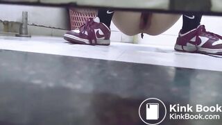 spy cam asian girl peeing poop.video_123