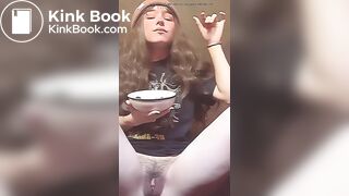 Hot girl shitting and eating