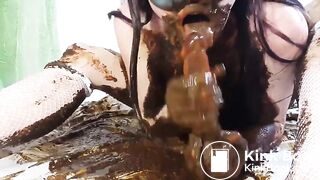 Stuffing pussy with scat