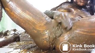 Stuffing pussy with scat