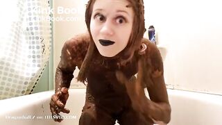 Her collected shit smearing all over her body!
