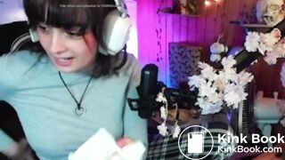 Streamer shits herself in stream