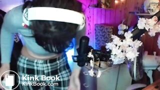 Streamer shits herself in stream