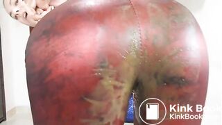 Red leggings shitting and anal masturbation