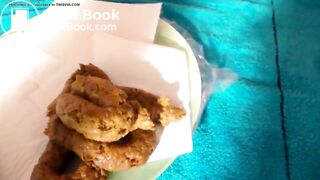 girl shits - video 17