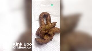 juicy ass pawg squats to shit nice logs & sniffs pile