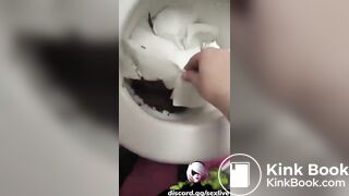 Girl takes big shit - video 5