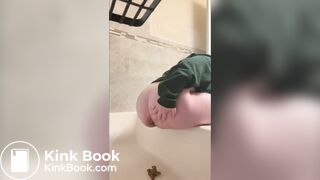 Gassy Tub Shit and Piss