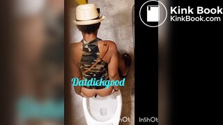 Myeish shitting without panties on