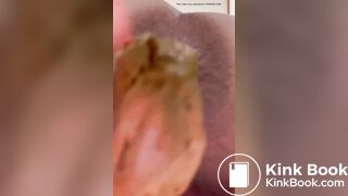 Japanese Twitter girl Poop on the camera