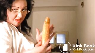 Fat mature dildoing in kitchen and has diarrhea