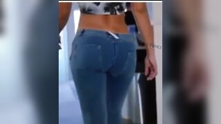 Mexican women eats Taco Bell and gets extreme diarrhea