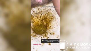 She unleashes thunderous DIARRHEA splashes - video 4