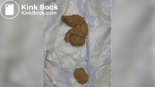 thick ebony taking a shit