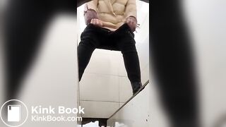PEEPING AT CHINESE GIRLS USING THE RESTROOM.video-051