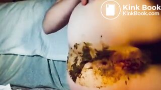 Hot girl poops in her diaper