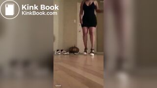 Girl pooping - video 644