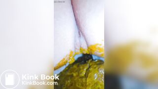 Japanese Twitter girl diarrhea - video 2