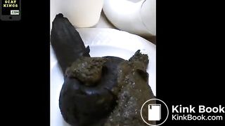 Girl pooping - video 631