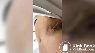 Girl pooping - video 654
