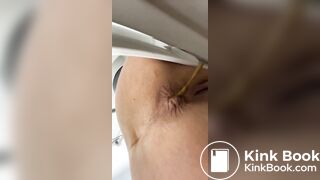 Girl pooping - video 654