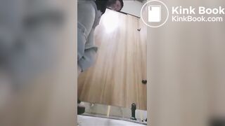 PEEPING AT CHINESE GIRLS USING THE RESTROOM.ZZA_159