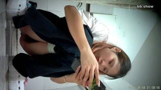 PEEPING AT CHINESE GIRLS USING THE RESTROOM.ZZA_155