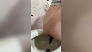 pooping - video 760