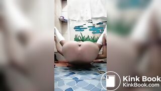 Pooping in weird positions