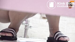 PEEPING AT CHINESE GIRLS USING THE RESTROOM.ZZA_157
