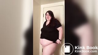 Fat woman shits - video 2