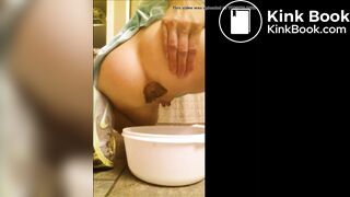 Mature beauty diarrhea in a bucket